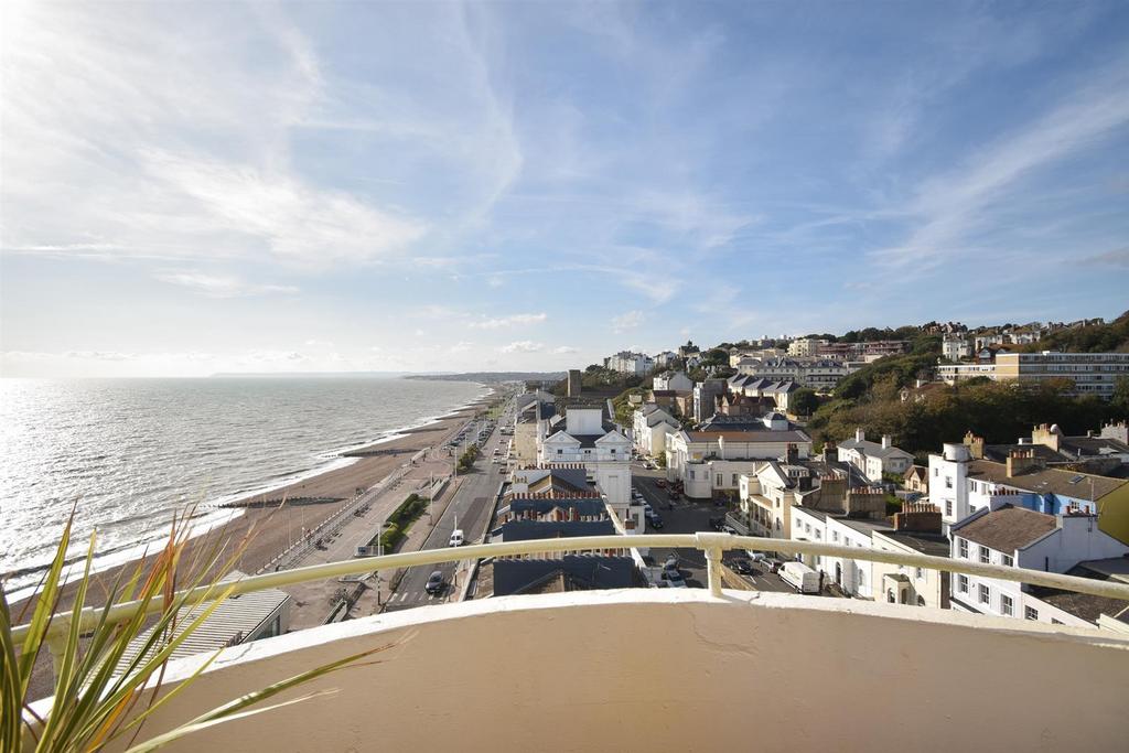 Marine Court, St. LeonardsOnSea 2 bed flat for sale £295,000