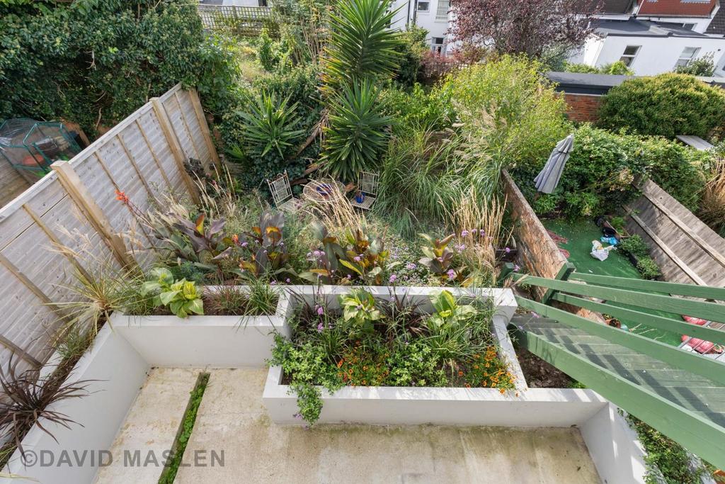 Rear Garden (2).jpg
