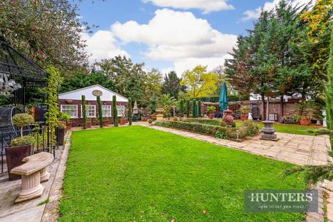 Warren Lodge House Warren Road, Kingston Upon Thames, KT2 7HY