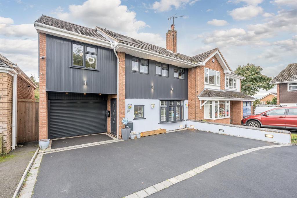 Lightwoods Road, Stourbridge, DY9 0TR 4 bed semidetached house for
