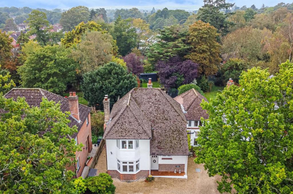 Hiltingbury Road, Hiltingbury, Chandler's Ford 5 bed detached house for
