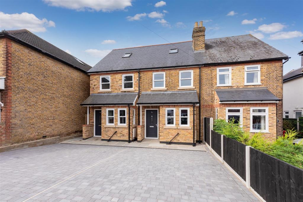 Cippenham Lane, Cippenham 3 bed terraced house for sale £495,000