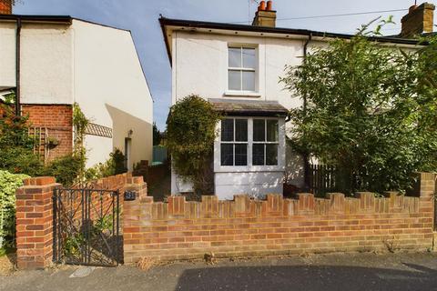 31 School Road, East Molesey, KT8 0DN