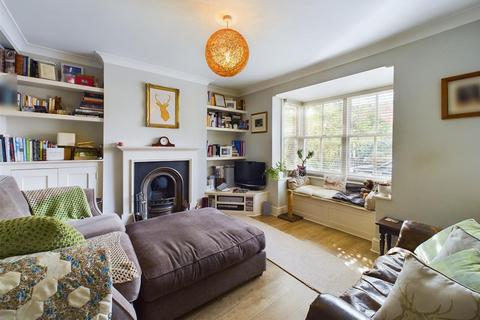 31 School Road, East Molesey, KT8 0DN