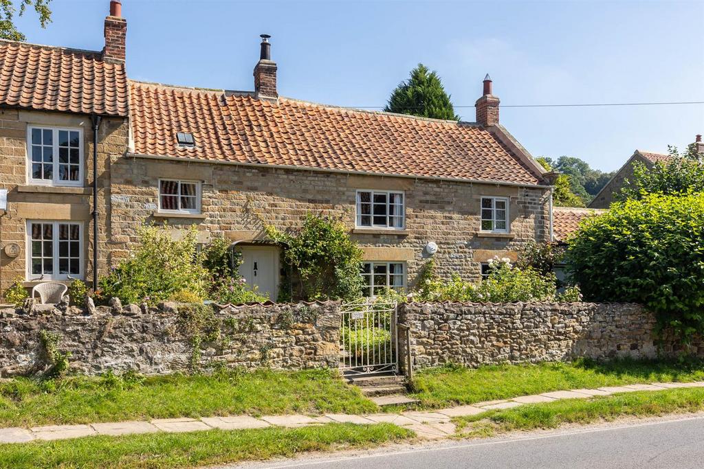 Woodview, HuttonLeHole, York 3 bed semidetached house for sale £