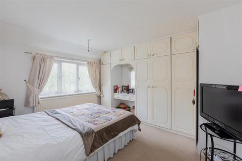 120 Clare Road, Maidenhead, SL6 4DH
