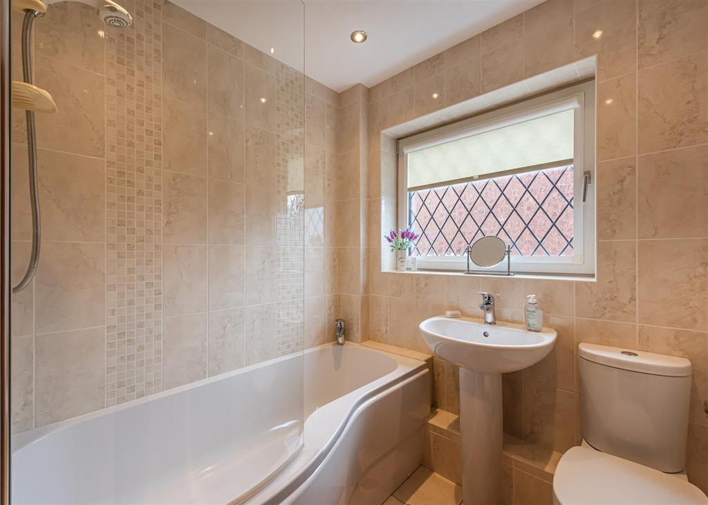 2 Woodthorne Close bathroom.jpg