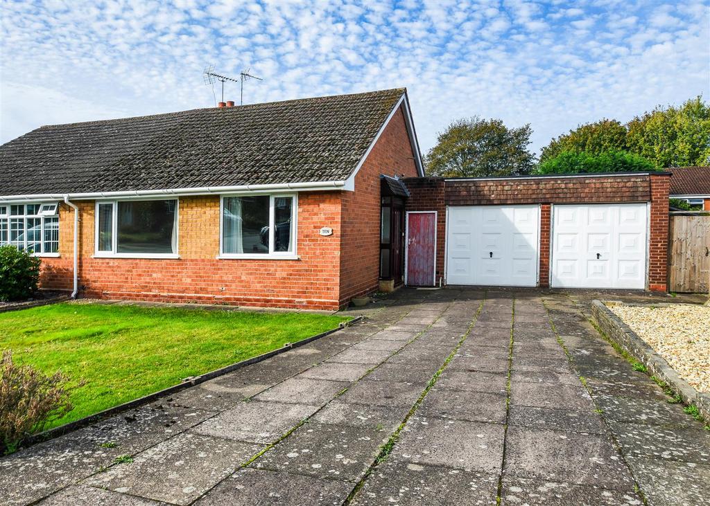 10 Gardeners Way - Front.jpg