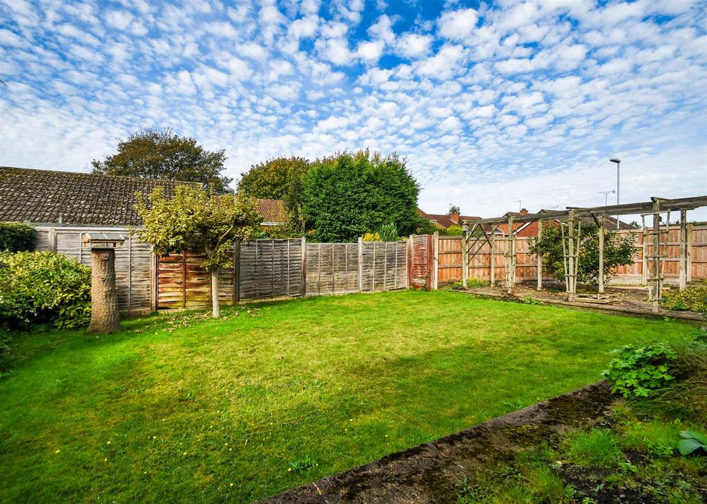 10 Gardeners Way - Garden (3).jpg
