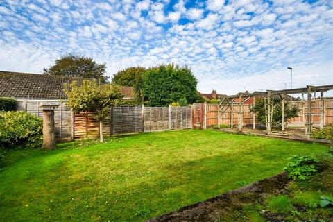 10 Gardeners Way, Wombourne, Wolverhampton, WV5 0BX