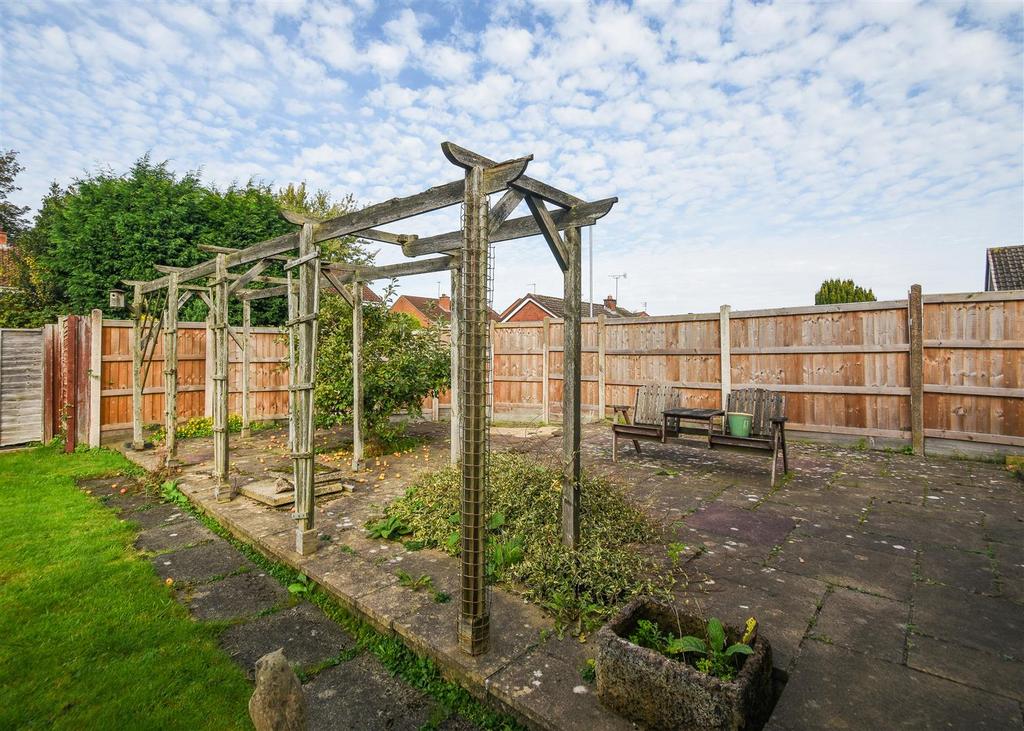 10 Gardeners Way - Garden (2).jpg