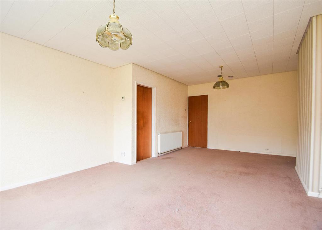 10 Gardeners Way - Living Room.jpg