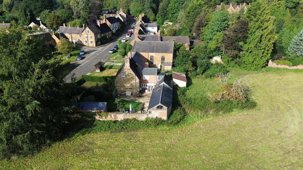New Road, Adderbury 5 bed cottage for sale £750,000