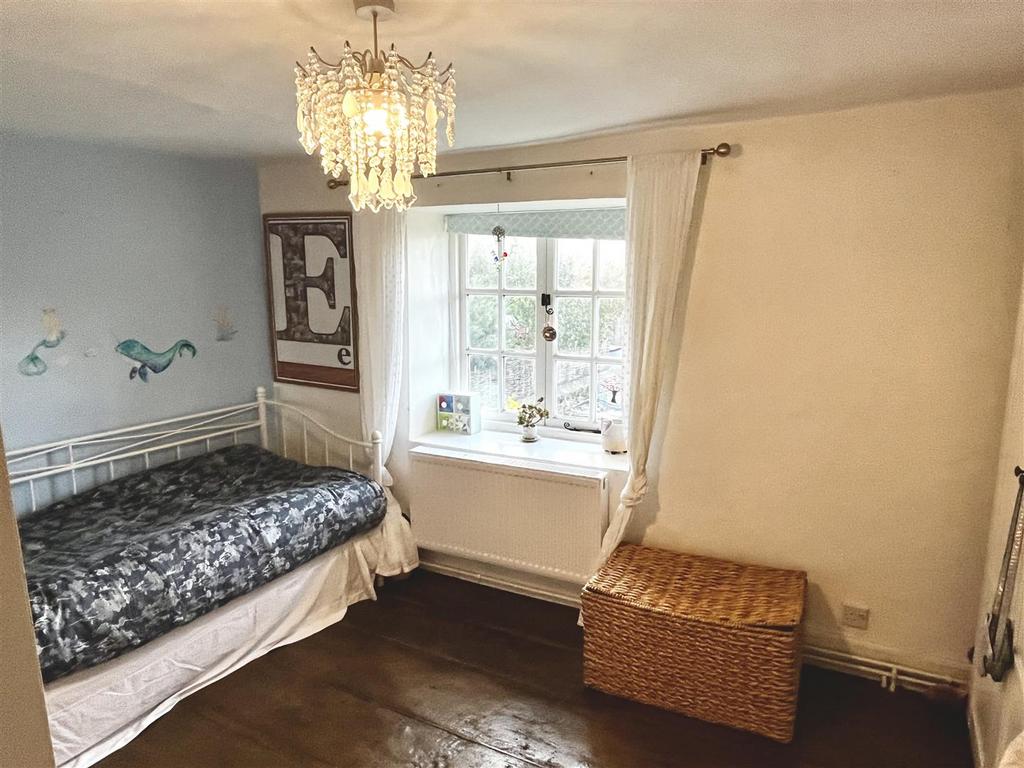 Rose Cottage bedroom 3.jpg