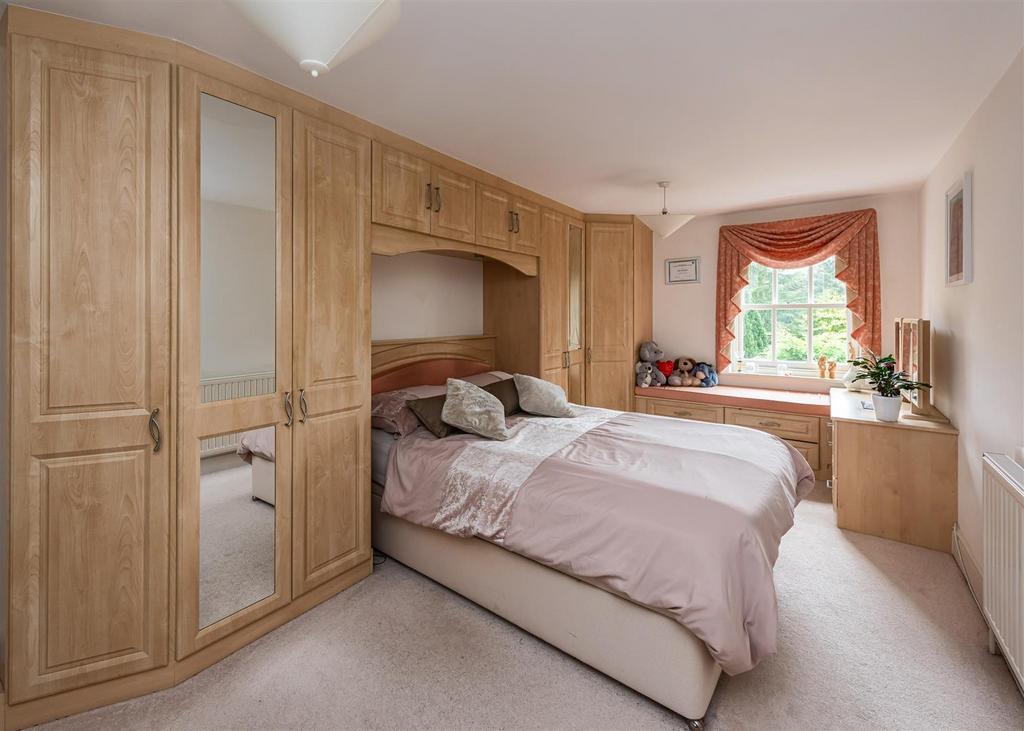 11 Leaton Hall-bedroom.jpg