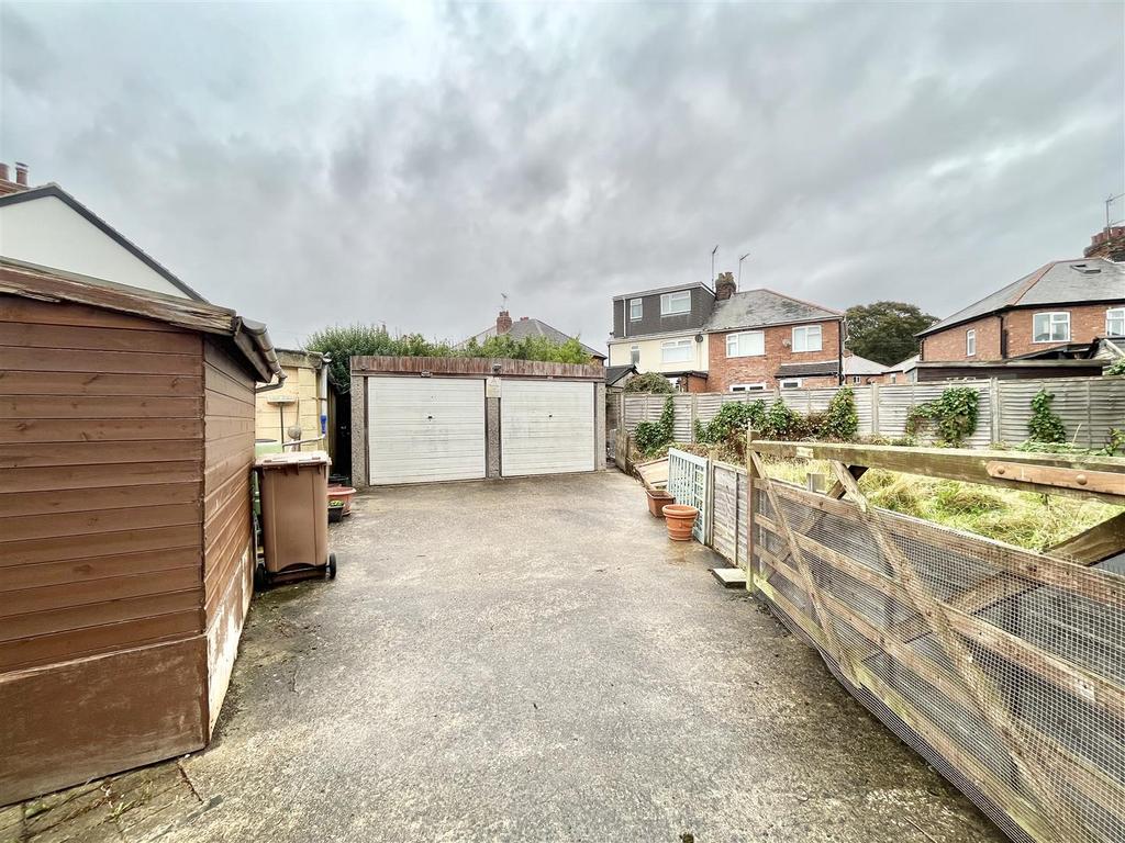 Garage, Queensgate, Bridlington, YO16... Garage £80 pcm (£18 pw)