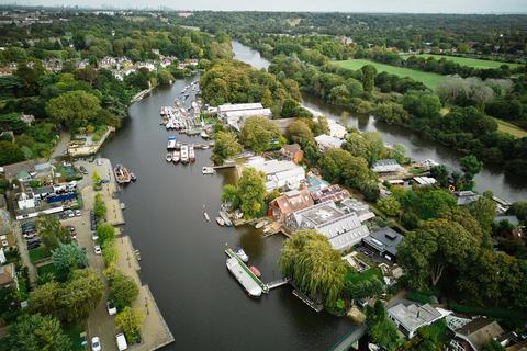 Marine property to rent, Eel Pie Island, Twickenham, TW1