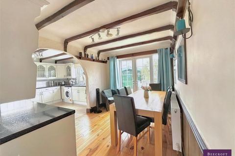 8 Clarney Avenue, Darfield, Barnsley, S73 9EG