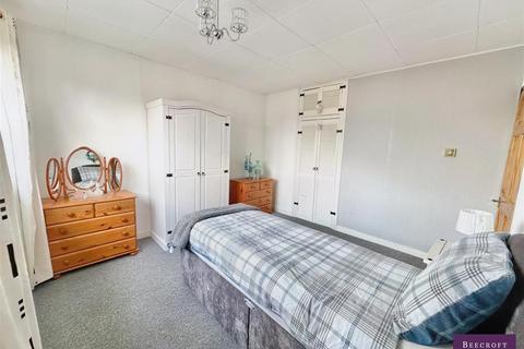 8 Clarney Avenue, Darfield, Barnsley, S73 9EG