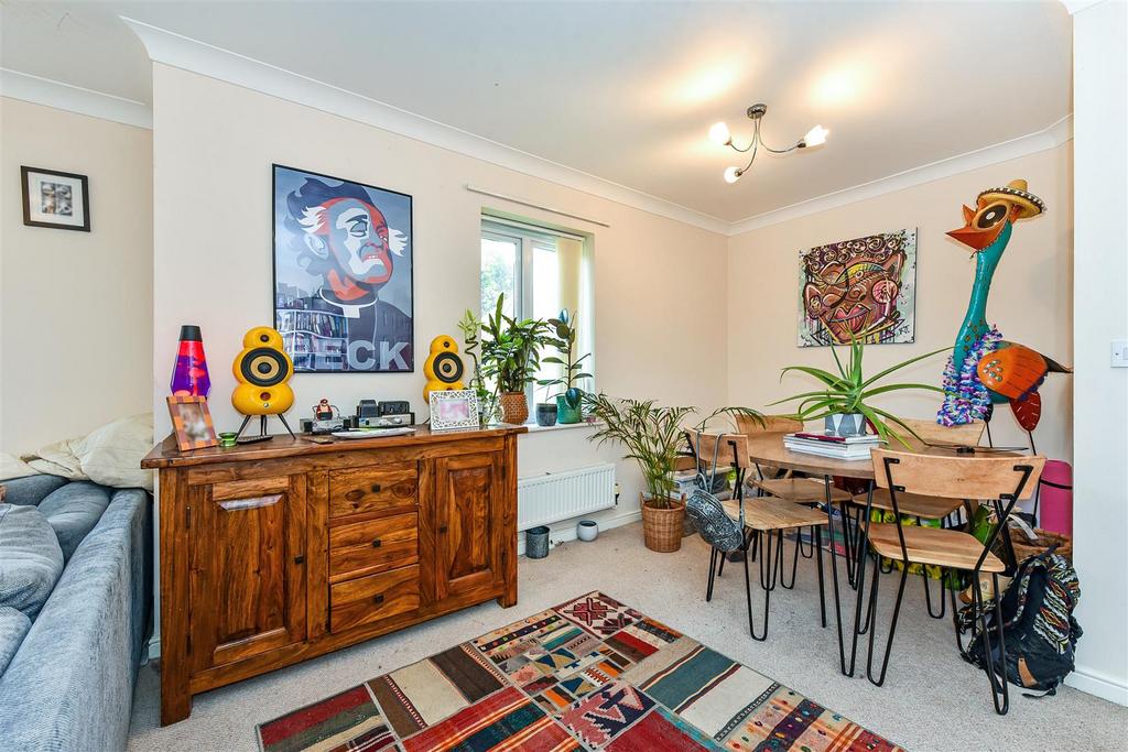Denning Mead, Andover 2 bed flat for sale £180,000