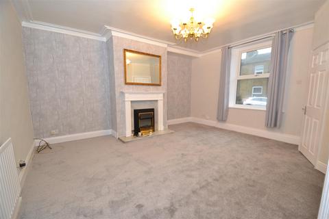 4 Balmoral Place, Queensbury, Bradford, BD13 2DR