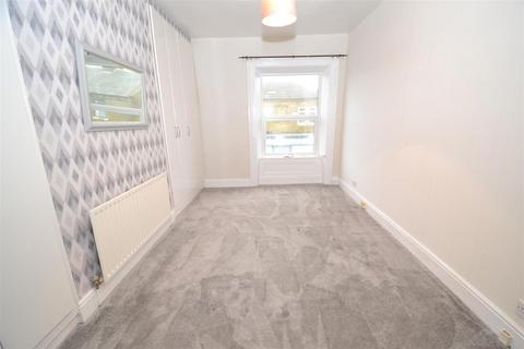 4 Balmoral Place, Queensbury, Bradford, BD13 2DR