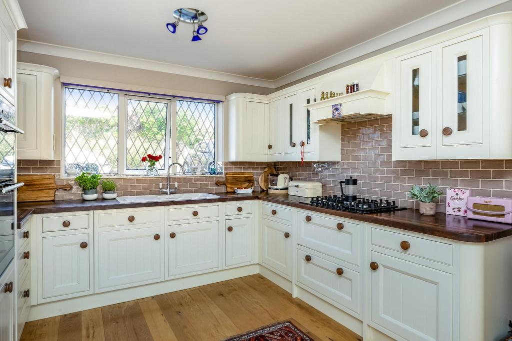 Ashdown Avenue 5.JPG
