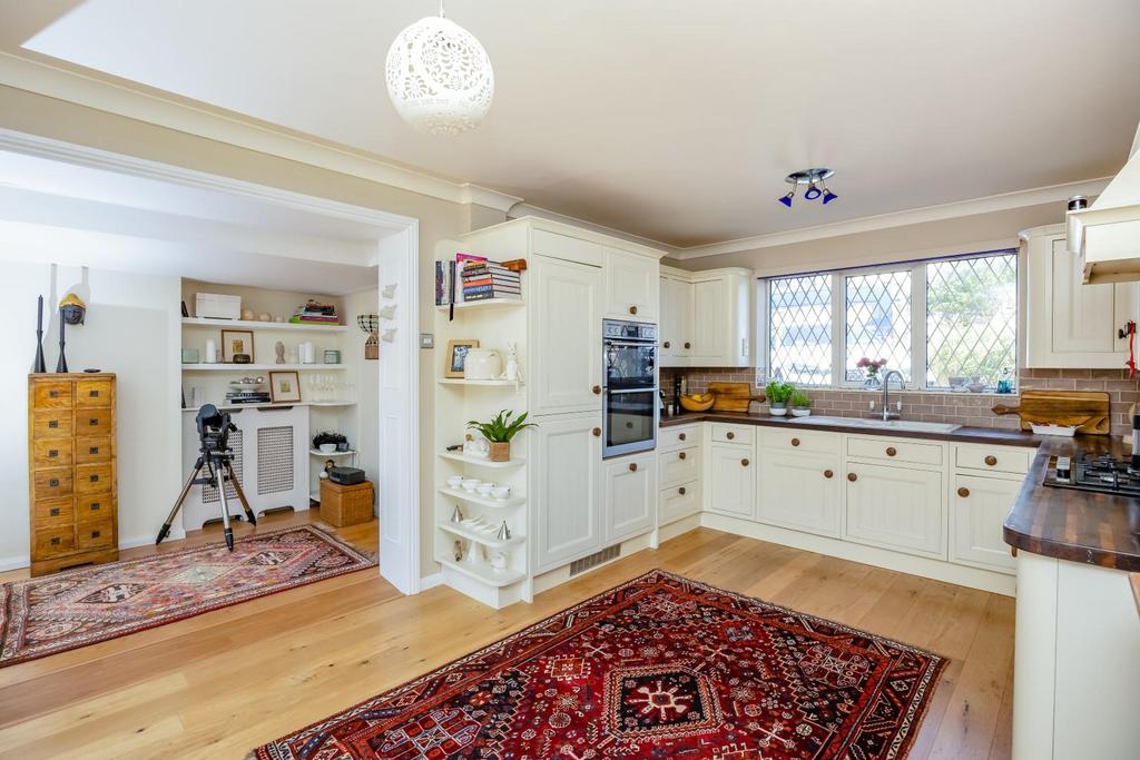 Ashdown Avenue 6.JPG
