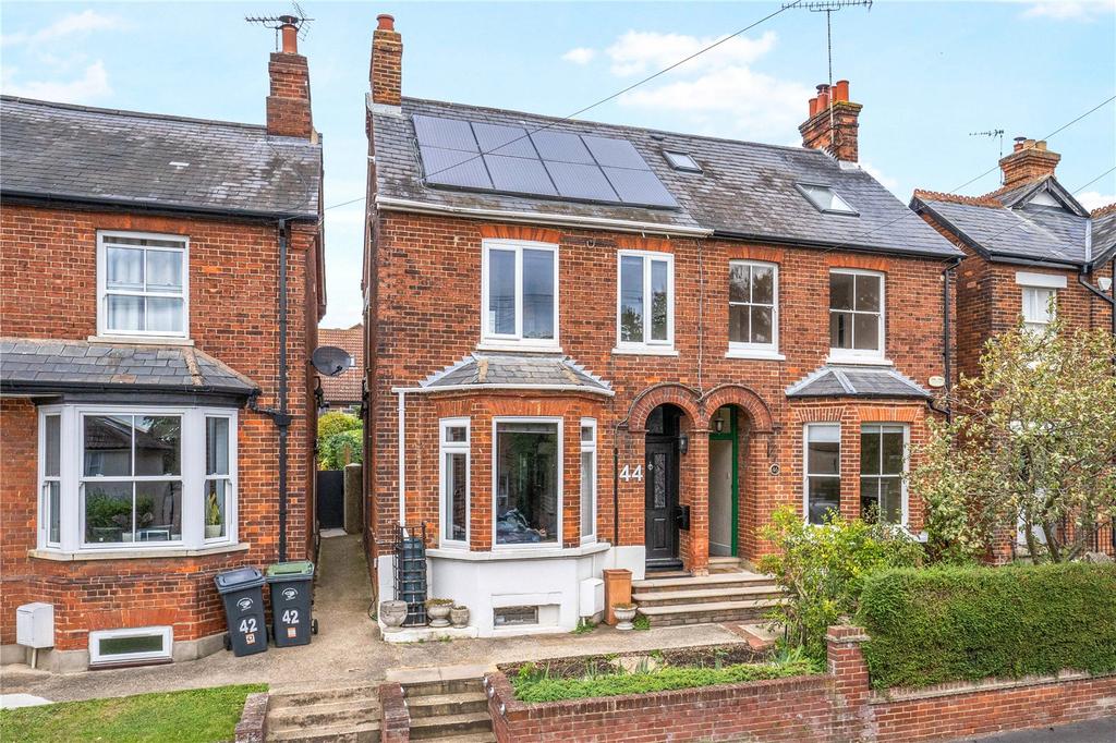 Ashdon Road, Saffron Walden, Essex, CB10 3 bed semidetached house for sale £579,995