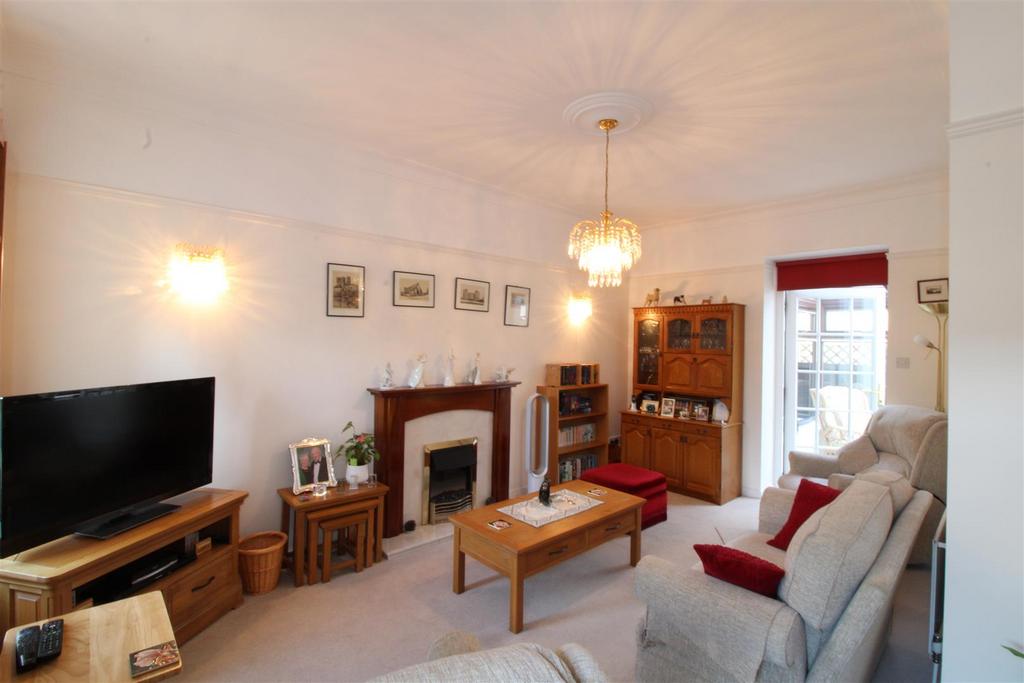 Low Gosforth Court, Melton Park, Gosforth, Newcastle Upon Tyne 2 bed
