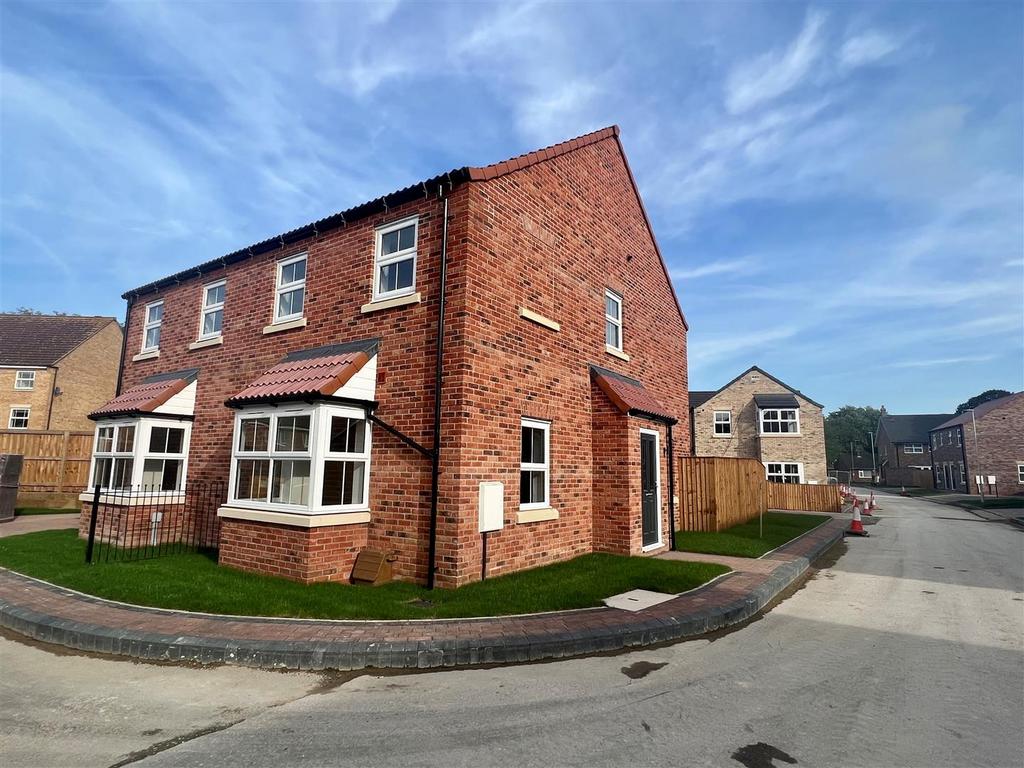 Londesborough Road, Market Weighton... 3 bed semidetached house £895