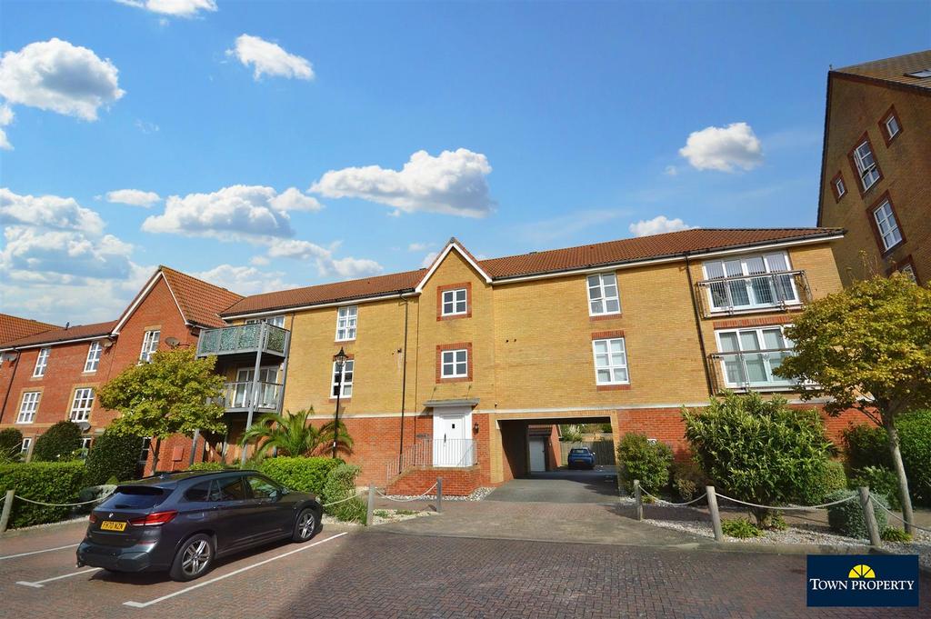 Caroline Way, Eastbourne 2 bed flat £249,950