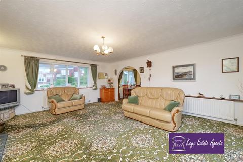 2 bedroom detached bungalow for sale - Ingleborough Place, Light Oaks, Stoke-On-Trent