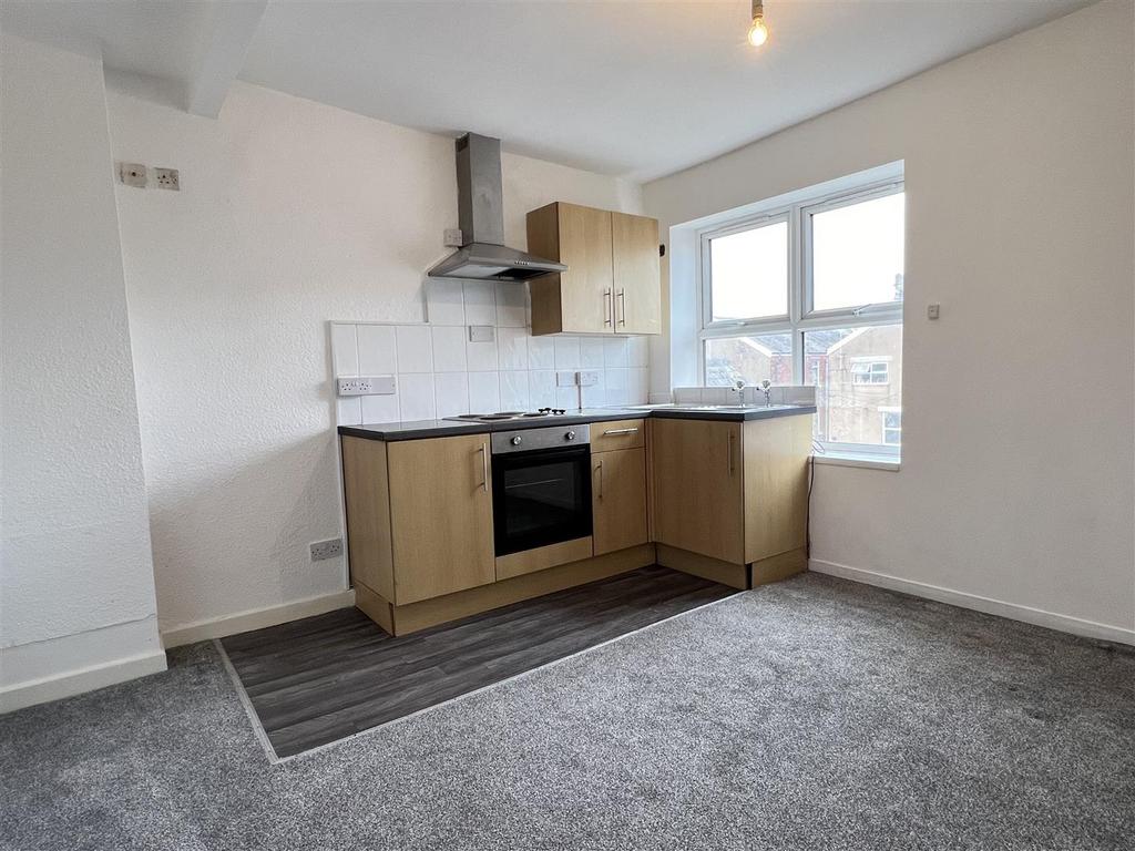 66 Withnell Road, Blackpool, Flat 7 1 bed property to rent £375 pcm