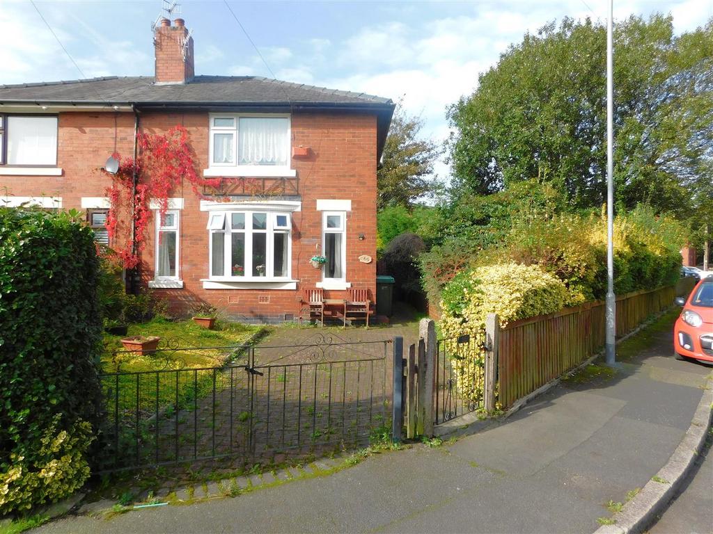 Manor Road, Oldham 2 bed semidetached house £150,000