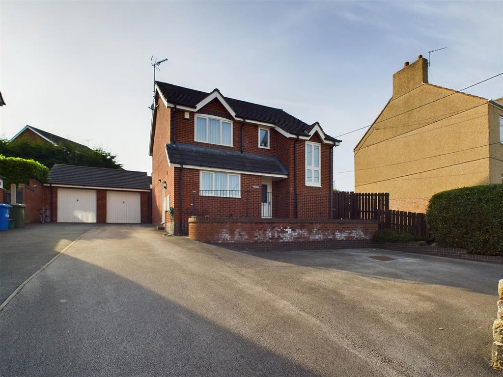 Top Road, Summerhill, Wrexham 3 bed detached house for sale £240,000