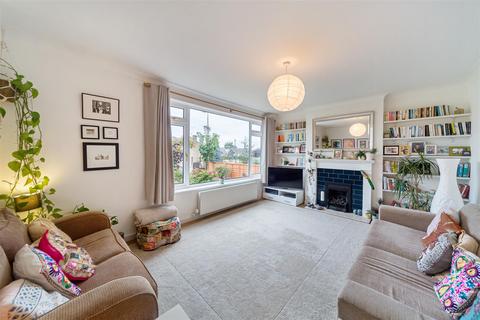 17 Glen Drive, Oakham, LE15 6SB