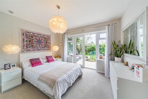17 Glen Drive, Oakham, LE15 6SB
