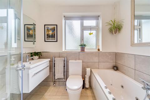 17 Glen Drive, Oakham, LE15 6SB