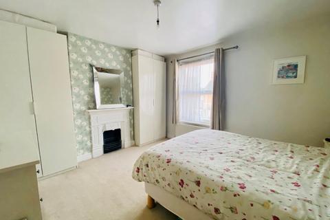 16 Edward Street, Warwick, CV34 4JU