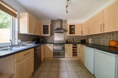 3 bedroom detached house for sale - Hilders Farm Close, Crowborough