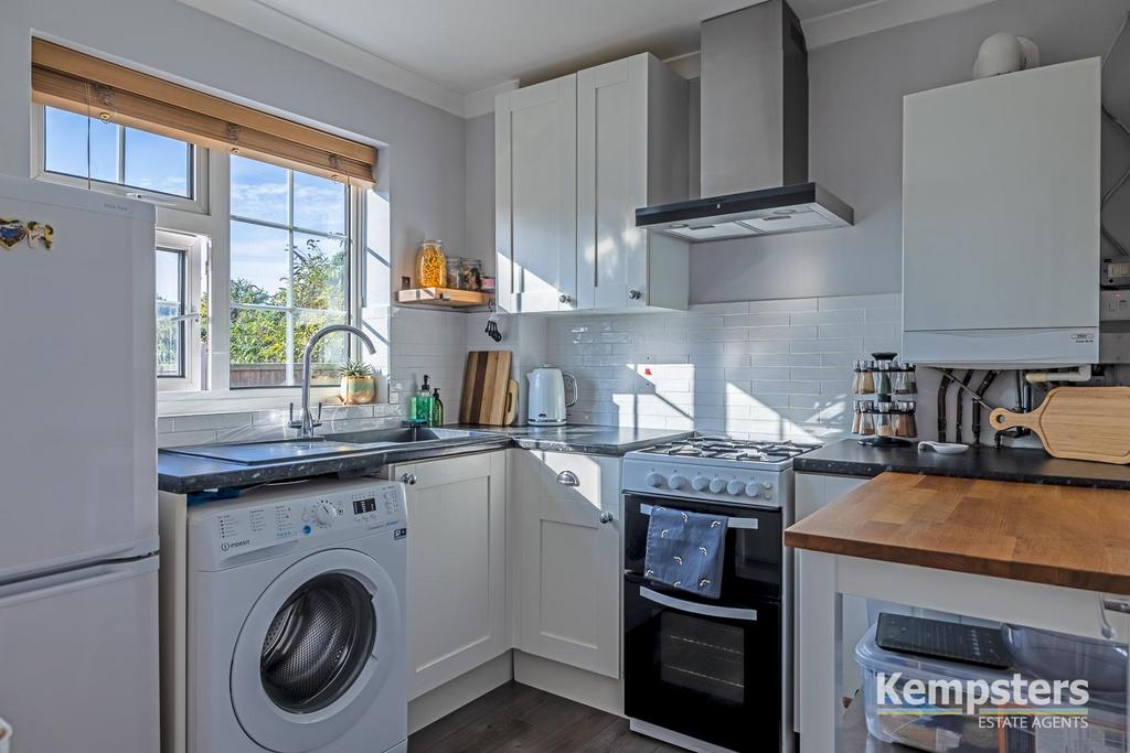 Kitchen 1.jpg