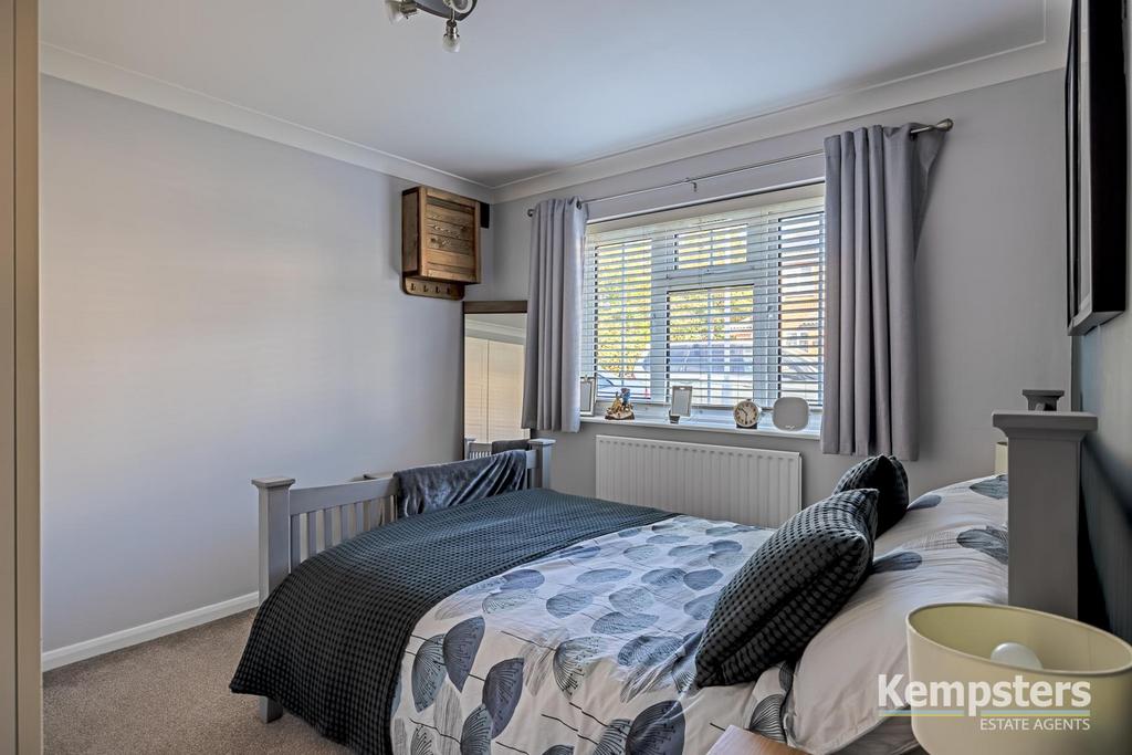 Bedroom 1.jpg