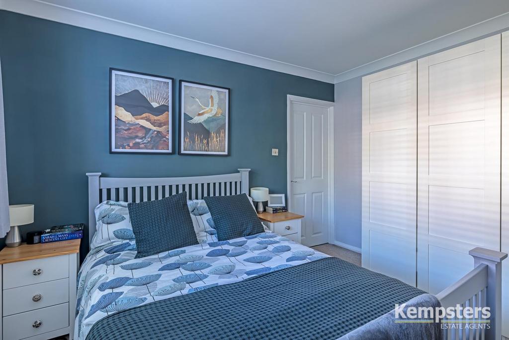 Bedroom 1 3rd.jpg
