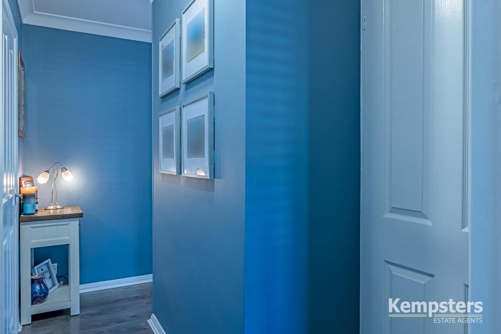 Hallway 3.jpg