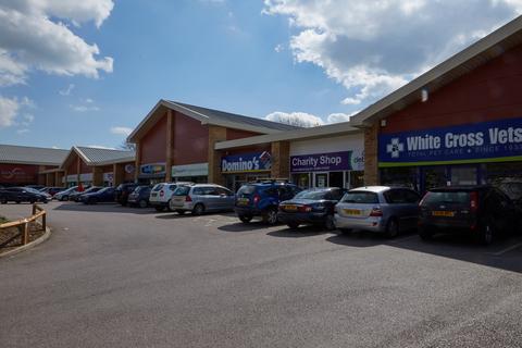 Retail property (out of town) to rent, Weston Favell, Northampton NN3