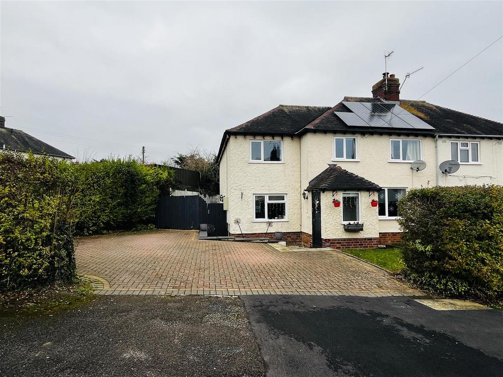 Sandys Avenue, Wickhamford, Evesham 4 bed semidetached house for sale
