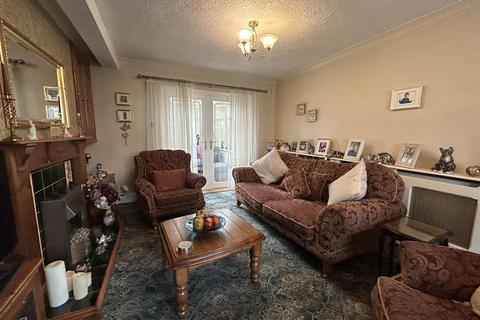 19 Ashfield Crescent, Dudley, DY2 0BG
