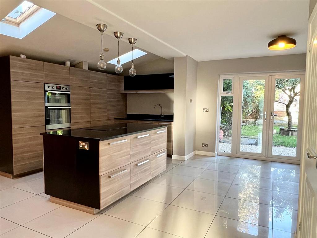 Douglas Road, Halesowen 4 bed detached house for sale £439,500