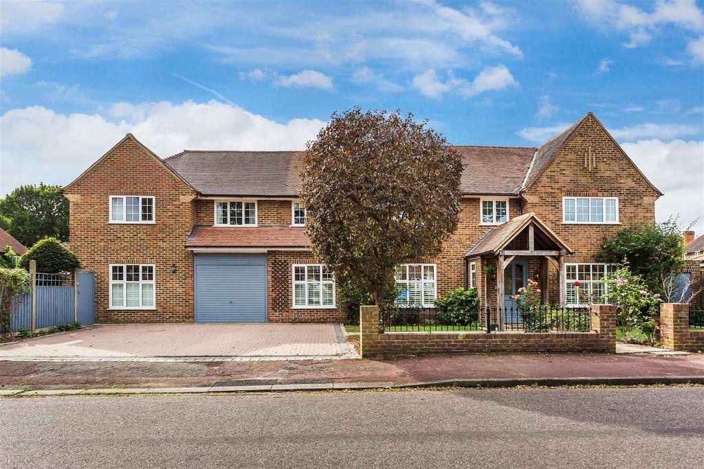 Oaklands Avenue, Esher 6 bed detached house £1,850,000